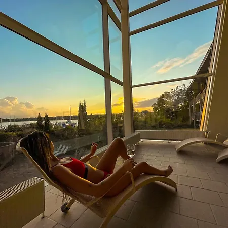 Enjoy Marina Fiskenaes - Wellness & Waterpark 4* 加斯庭
